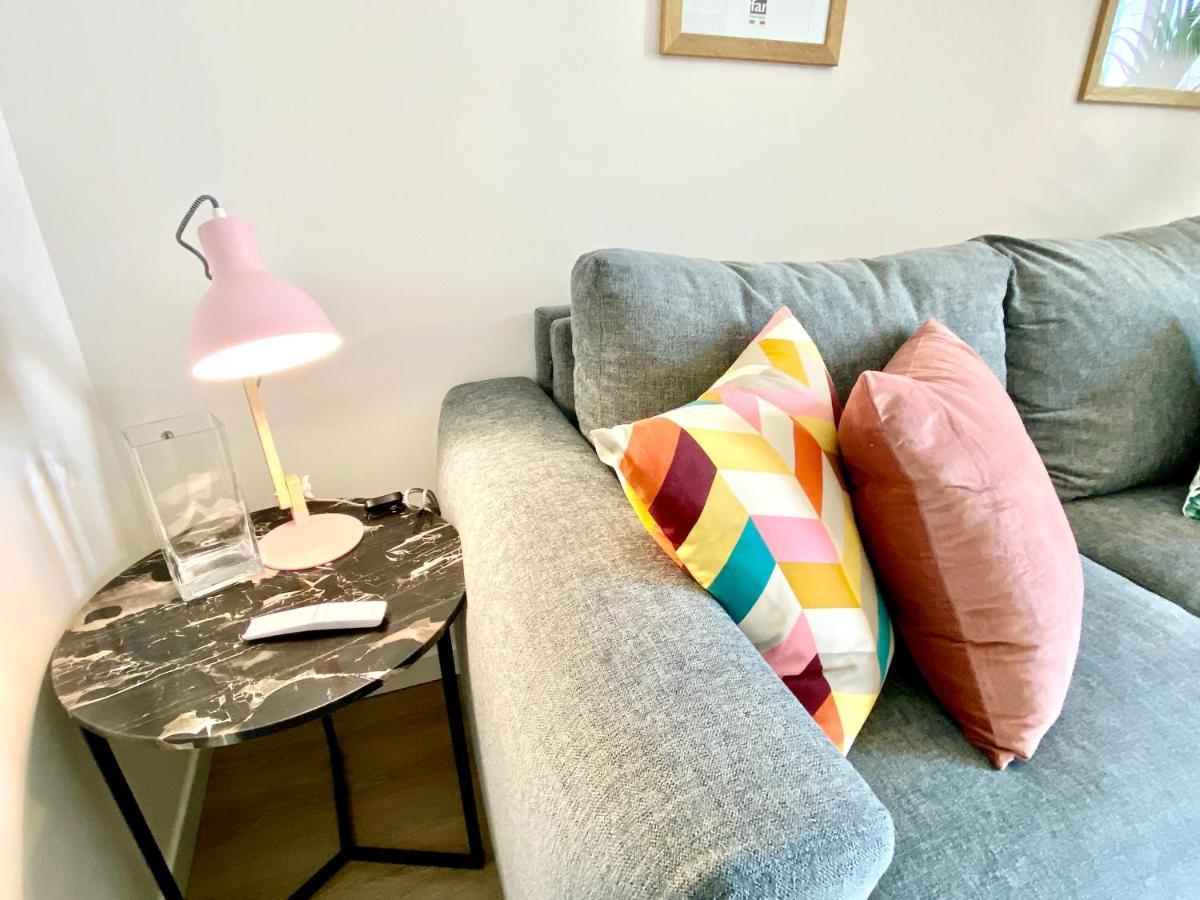 Fara Cinque Small Apartment Milano Exterior foto
